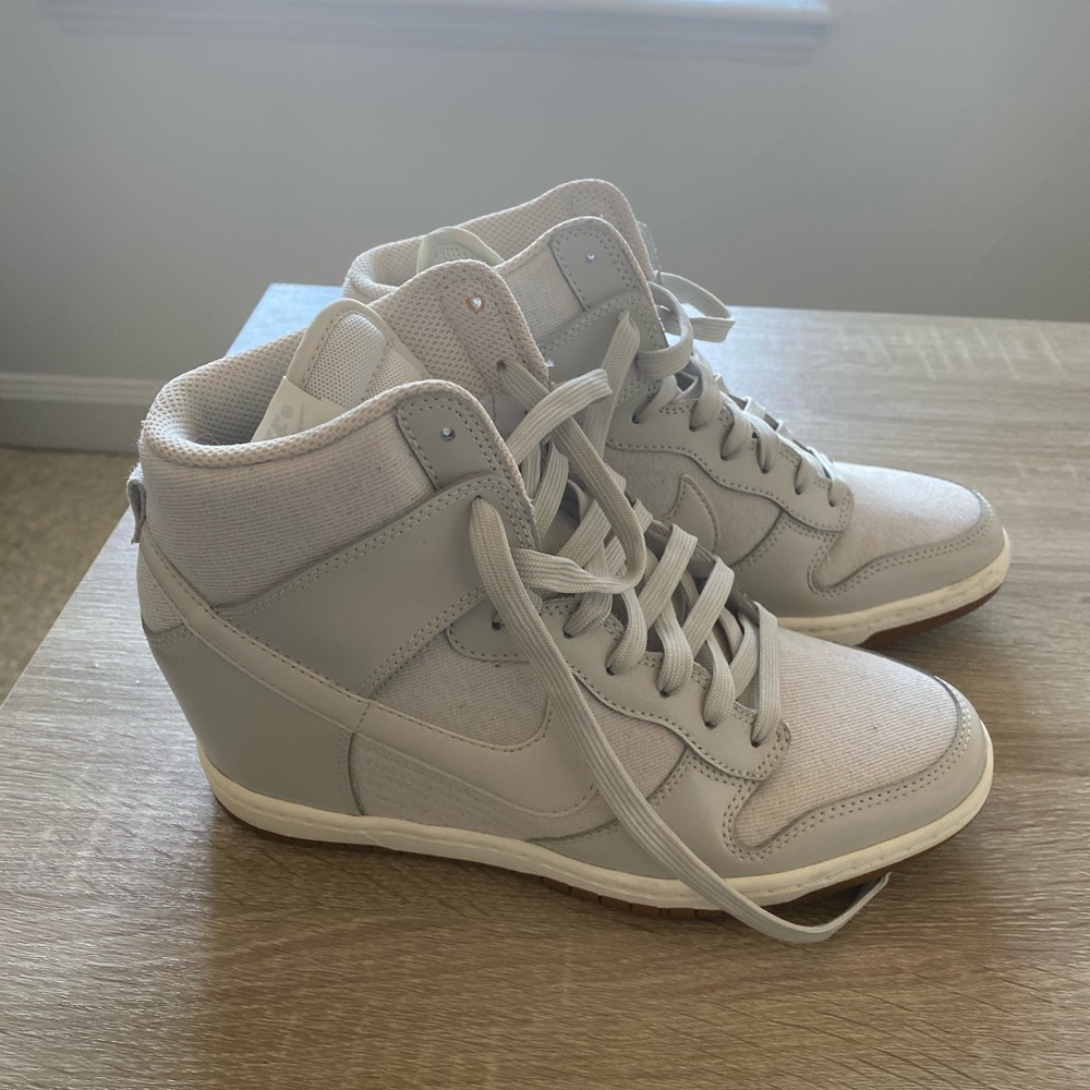Nike Women Dunk Sky High Essential Wedge Shoes 8